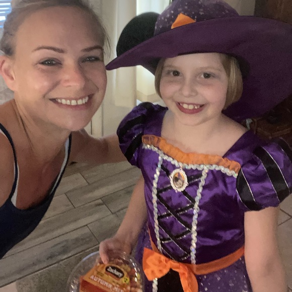 Meet your Posher, Becca - Picture 6 of 8